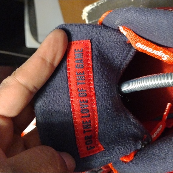 Jordan 4 retro Fiba (2019). Size 9.5m - Picture 6 of 7